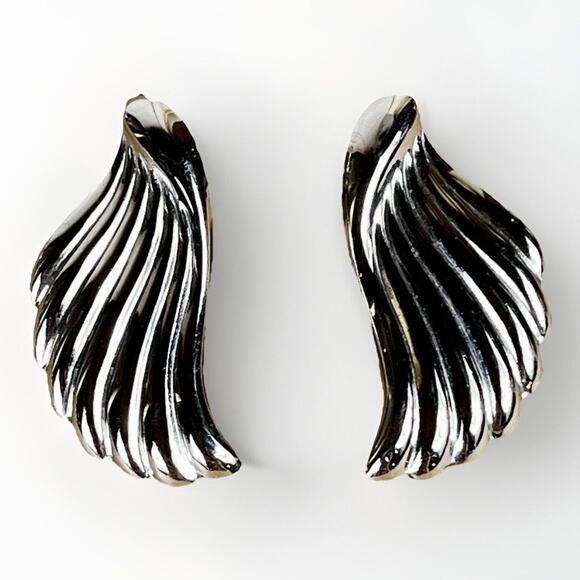Sterling Jewelry - Vintage Sterling Silver 925 Sculpted Angel Wing Earrings - Signed 3.8 Grams